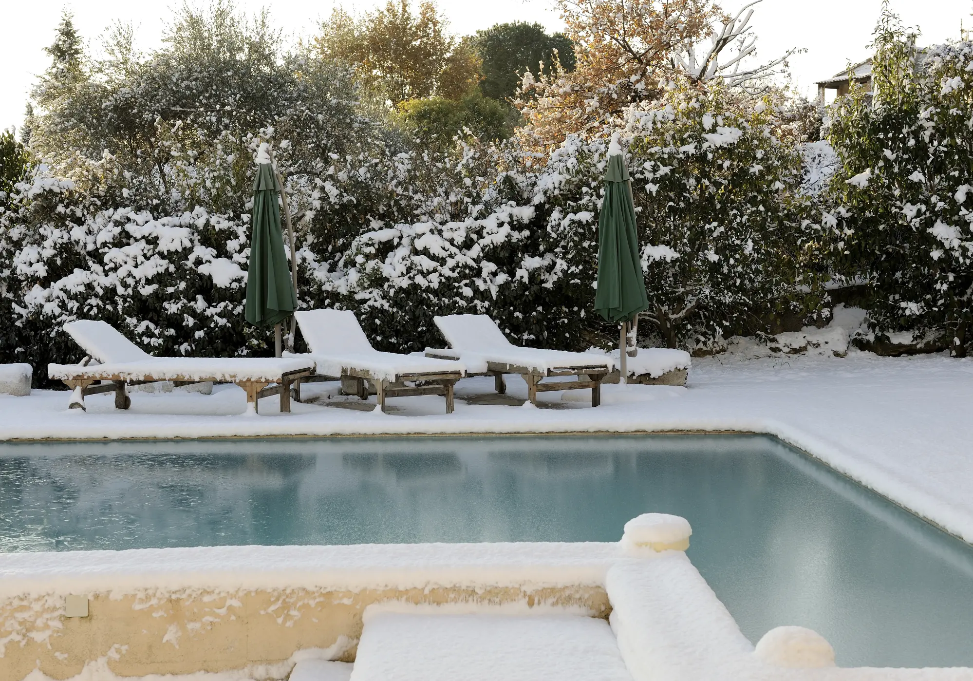 How to Winterize a Swimming Pool